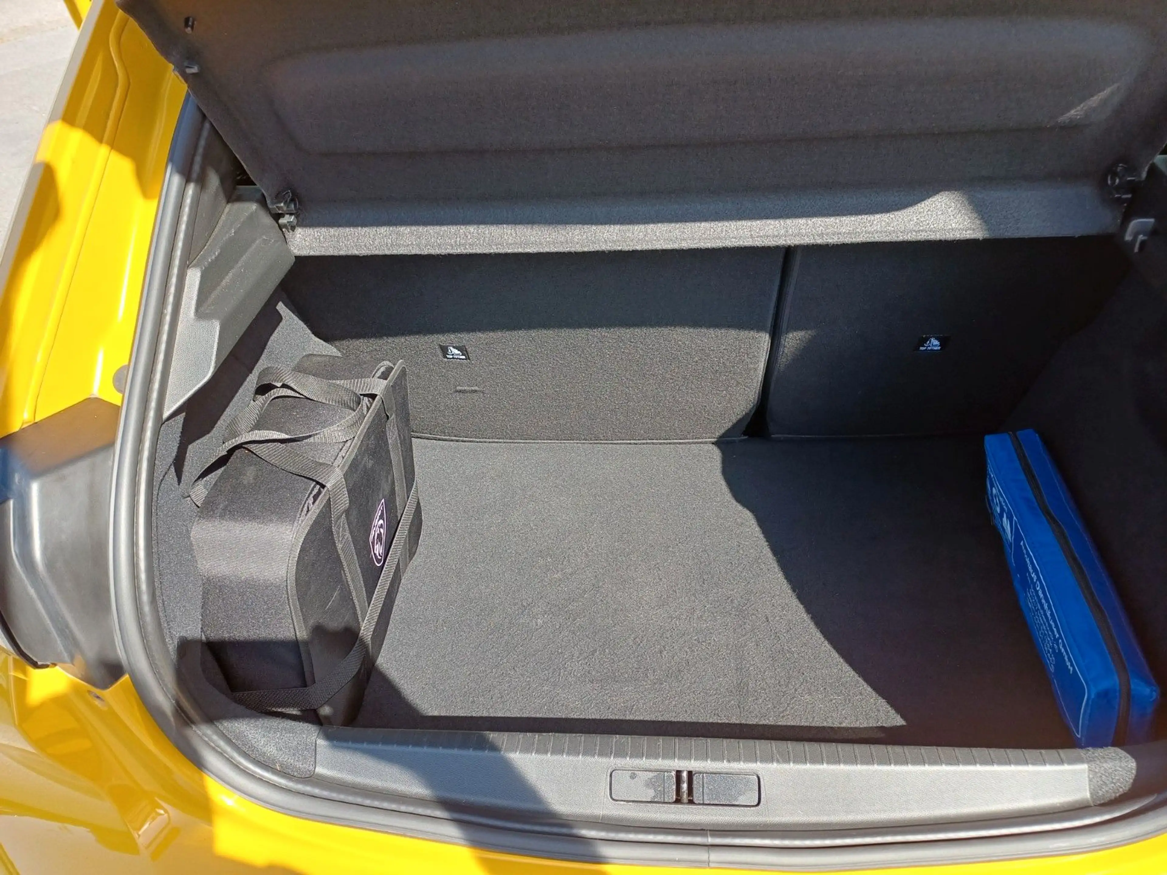 Peugeot e-208 136 Active Navi, Sitzheizung — photo 8