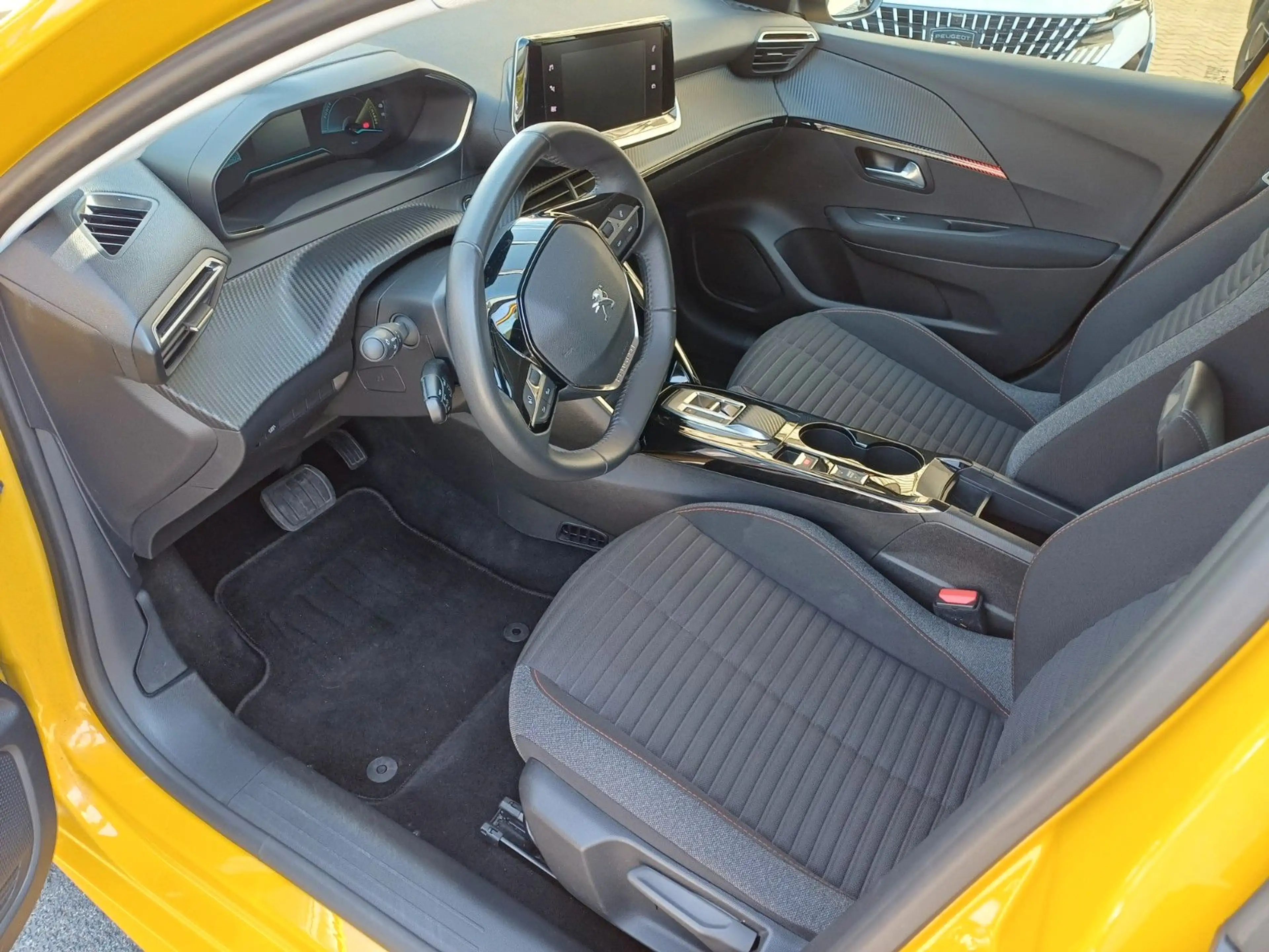 Peugeot e-208 136 Active Navi, Sitzheizung — photo 6