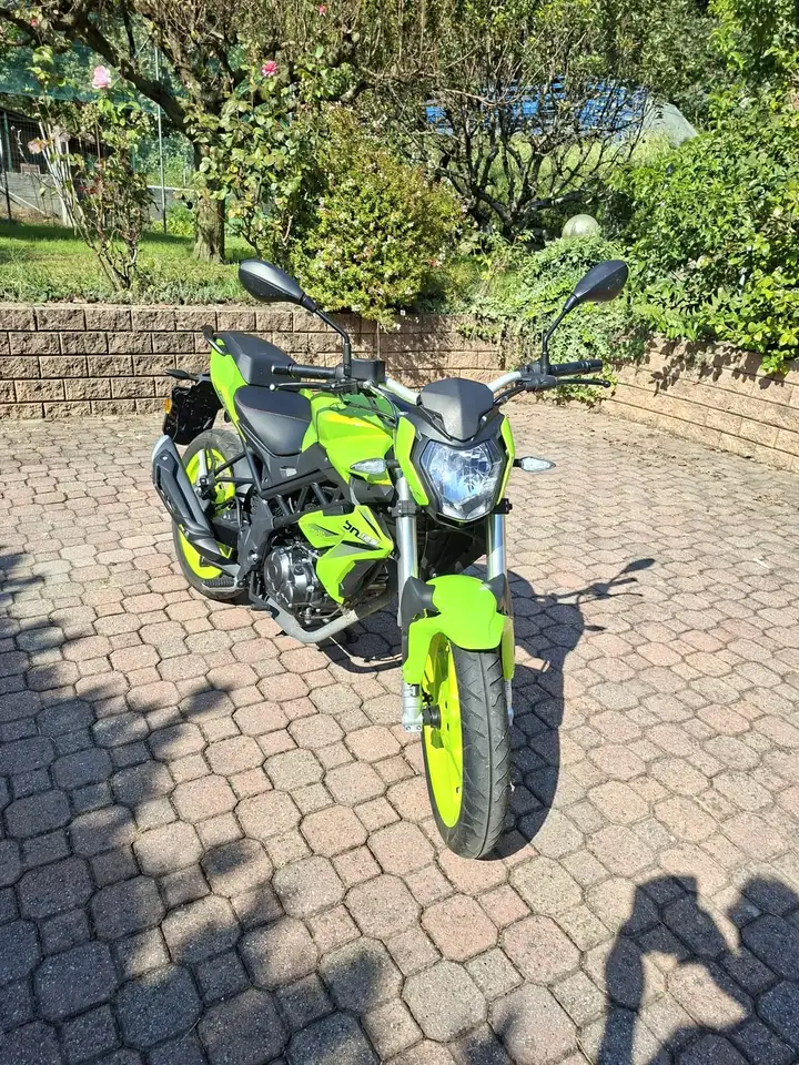 Benelli BN 125