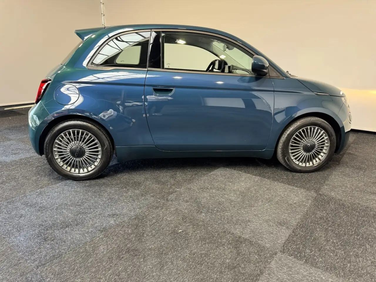 Fiat 500e Icon SOH 94% Car play Ad. Cruise control 6