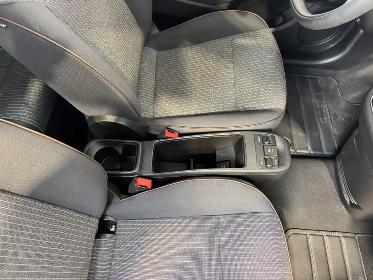 Fiat 500e Icon SOH 94% Car play Ad. Cruise control 23
