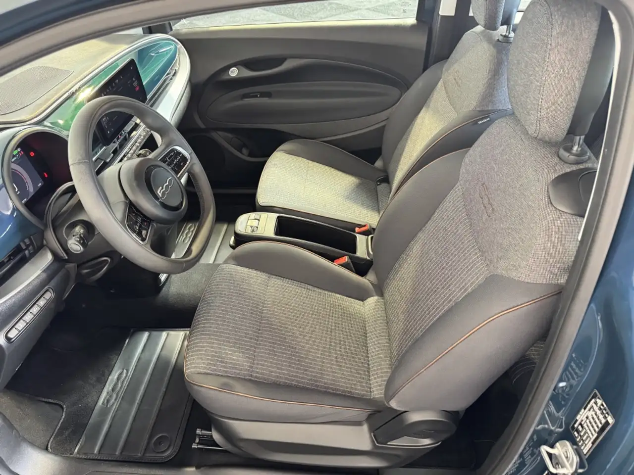 Fiat 500e Icon SOH 94% Car play Ad. Cruise control 22