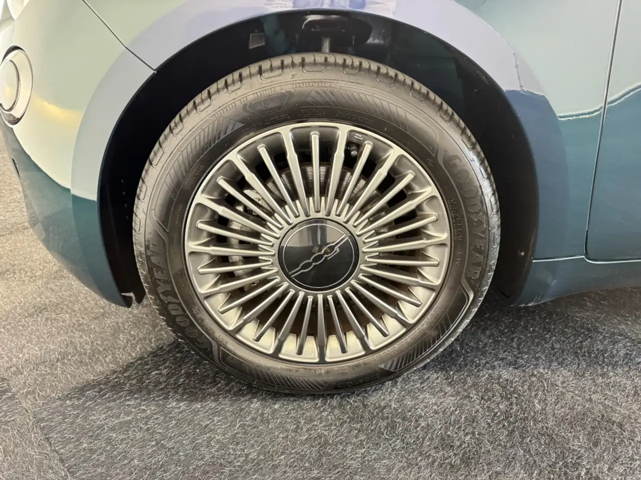 Fiat 500e Icon SOH 94% Car play Ad. Cruise control 16