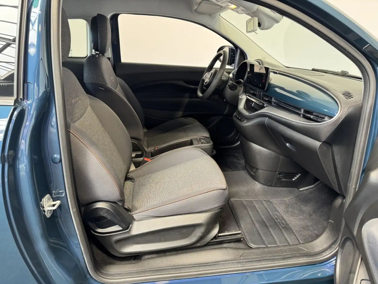 Fiat 500e Icon SOH 94% Car play Ad. Cruise control 21
