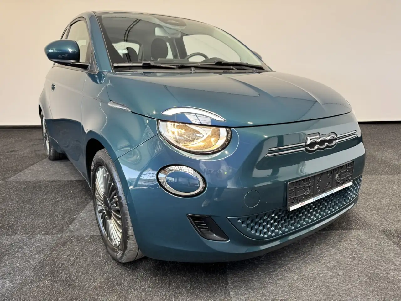 Fiat 500e Icon SOH 94% Car play Ad. Cruise control 33
