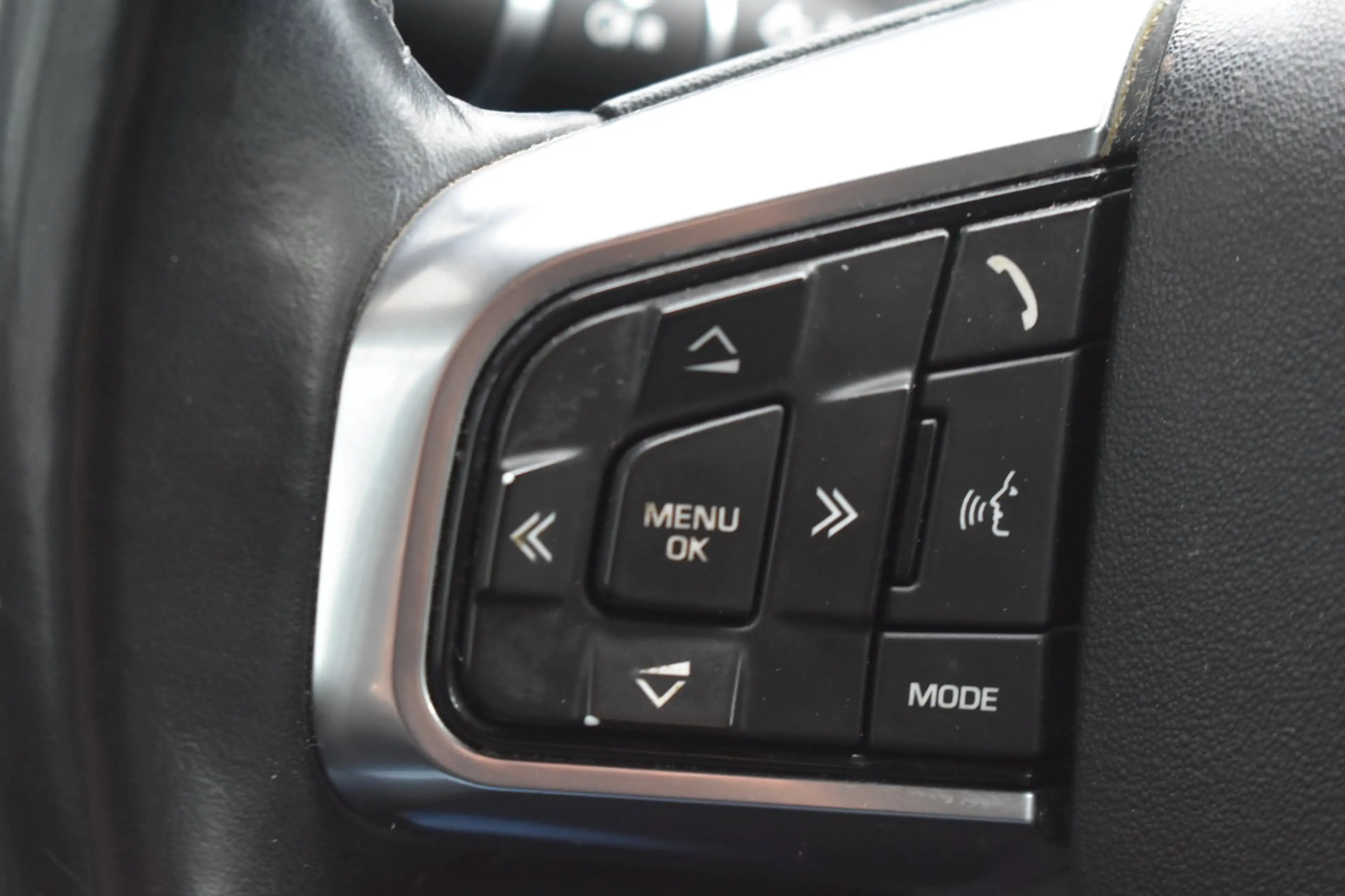 Land Rover Discovery Sport 2.2 TD4 4WD HSE '15 Leder Clima Cruise — photo 17