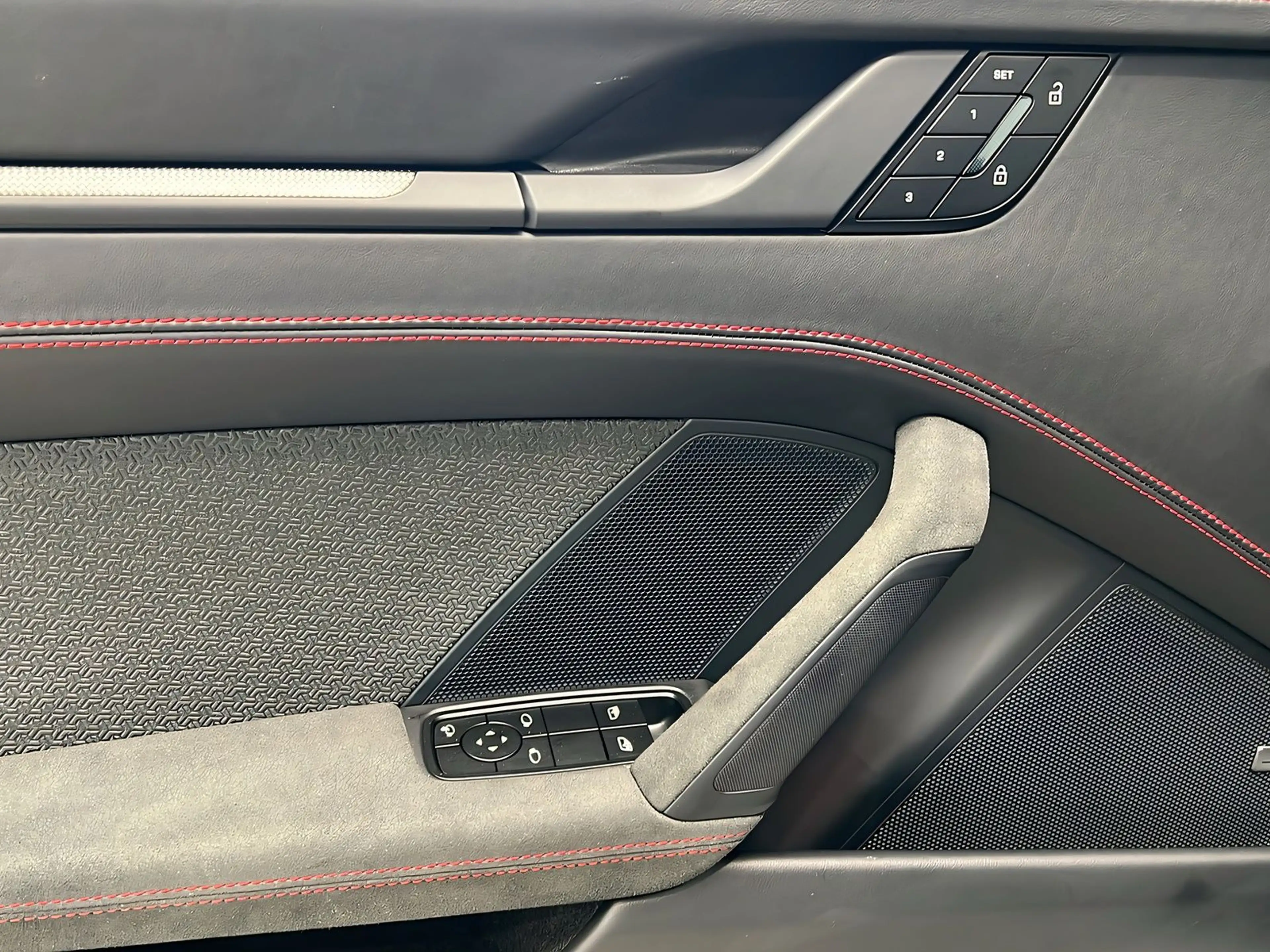 Porsche 992 911 Carrera 3.6 GTS T-Hybrid OPF Schiebedach — photo 14