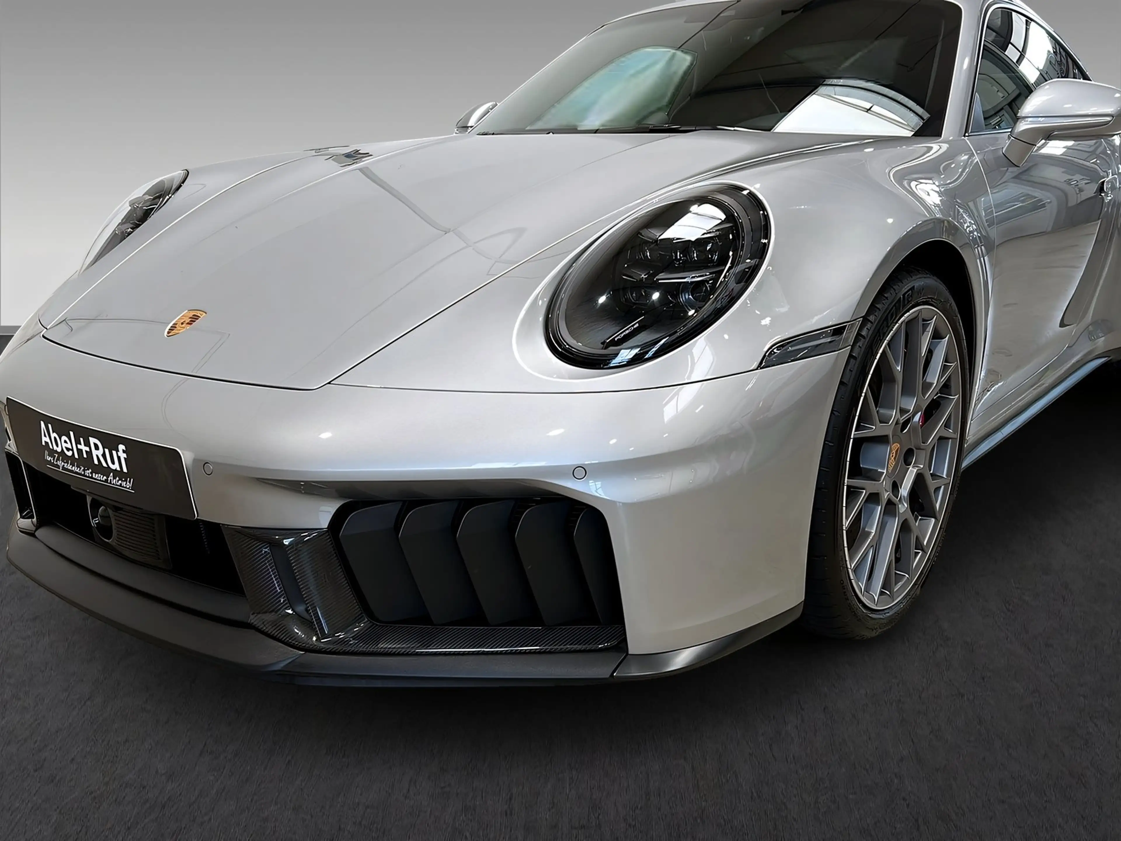 Porsche 992 911 Carrera 3.6 GTS T-Hybrid OPF Schiebedach — photo 2