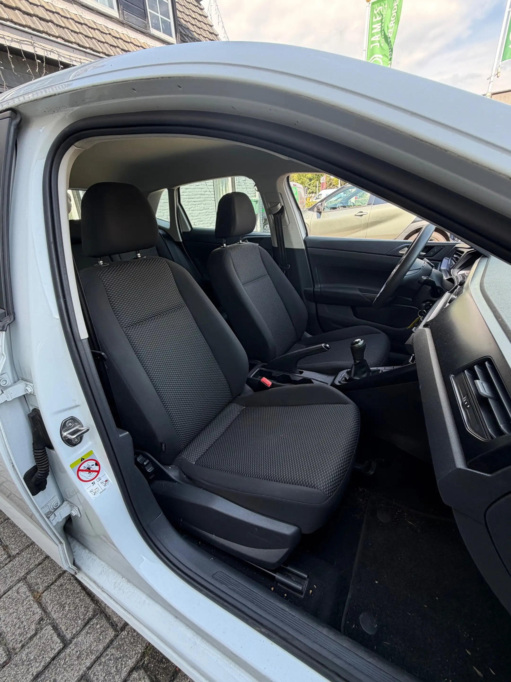 Volkswagen Polo 1.0 MPI Comfortline — photo 10