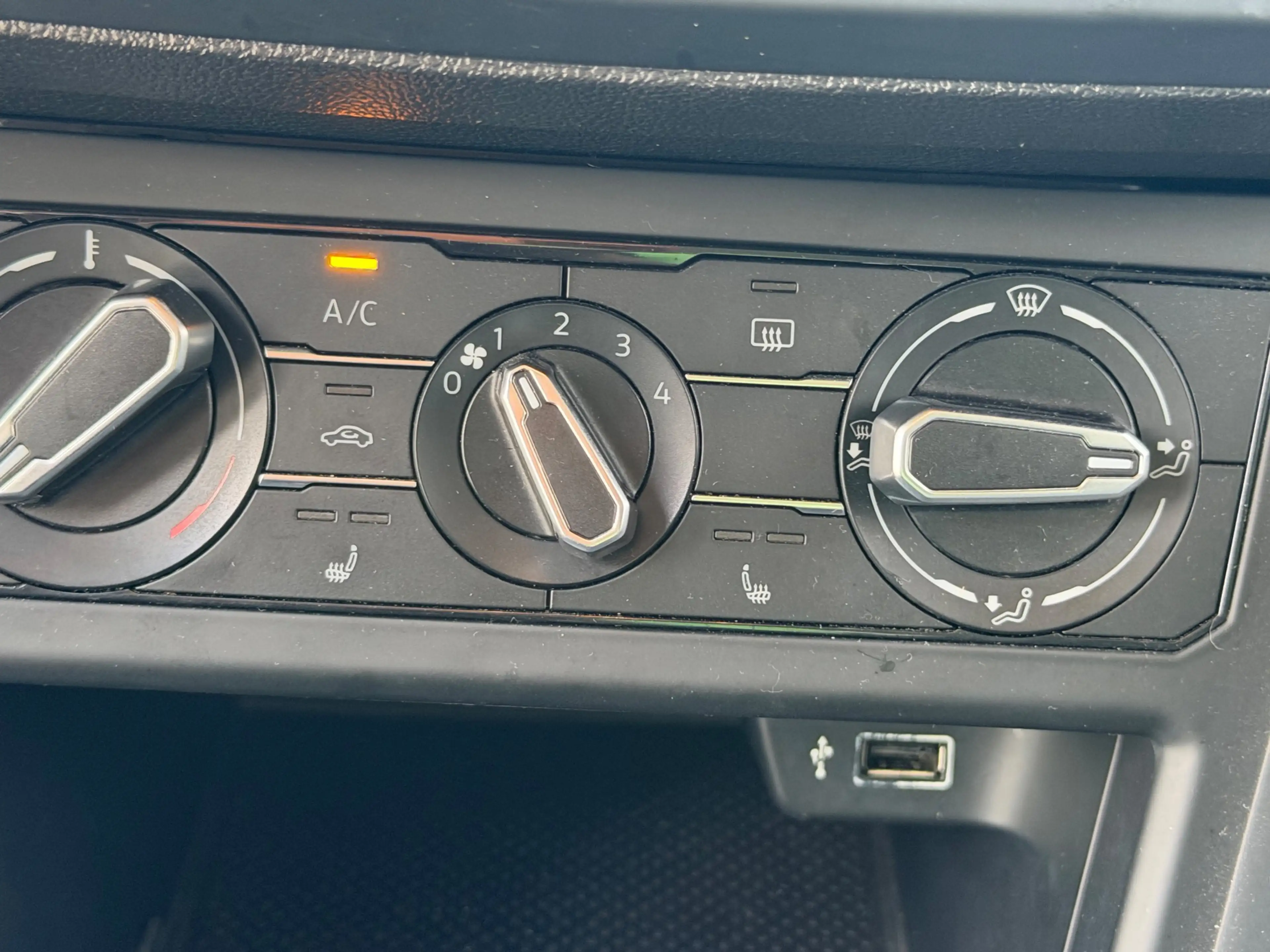 Volkswagen Polo 1.0 MPI Comfortline — photo 6