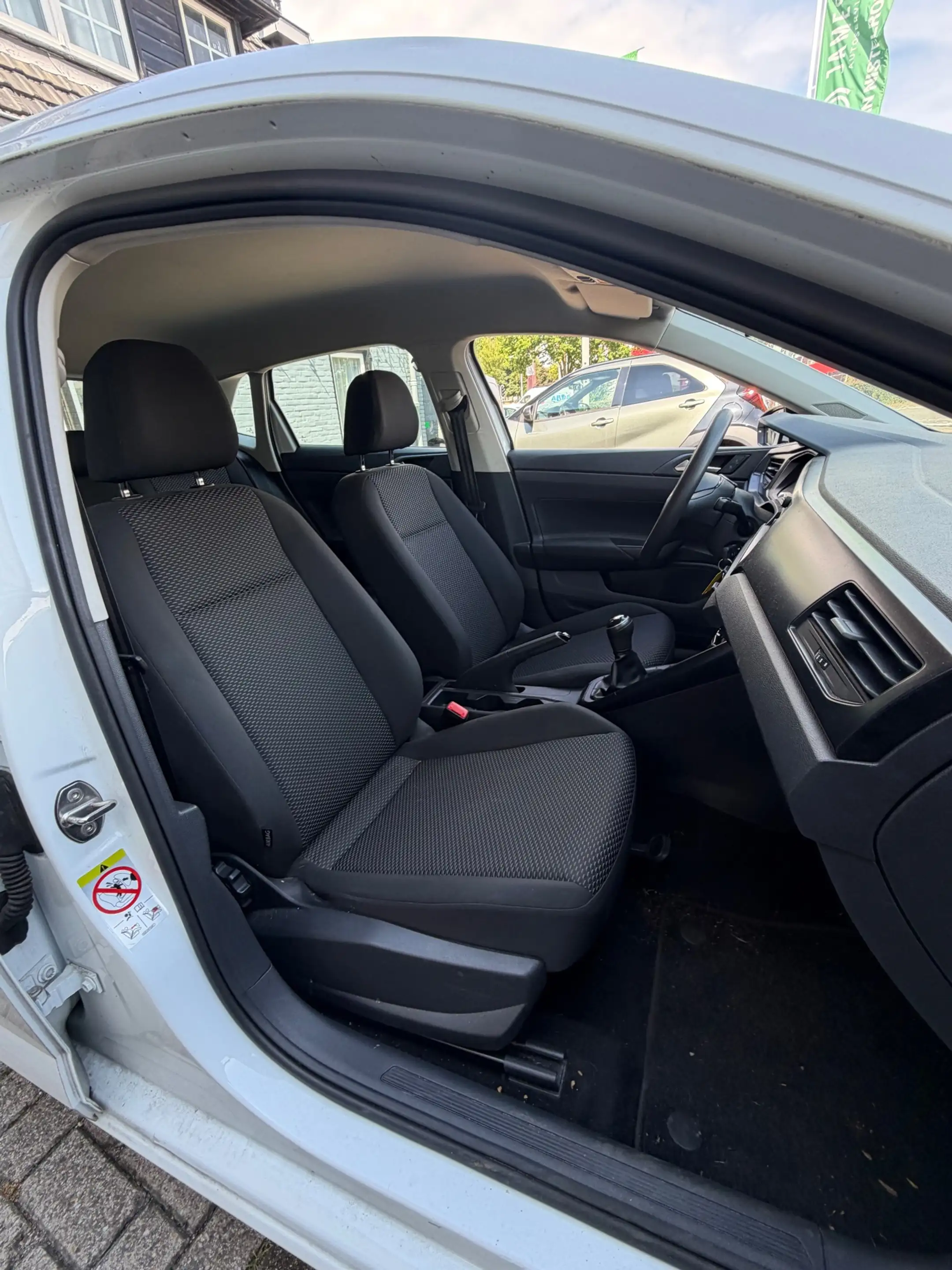 Volkswagen Polo 1.0 MPI Comfortline — photo 12