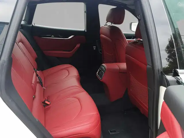 Maserati Levante view 5