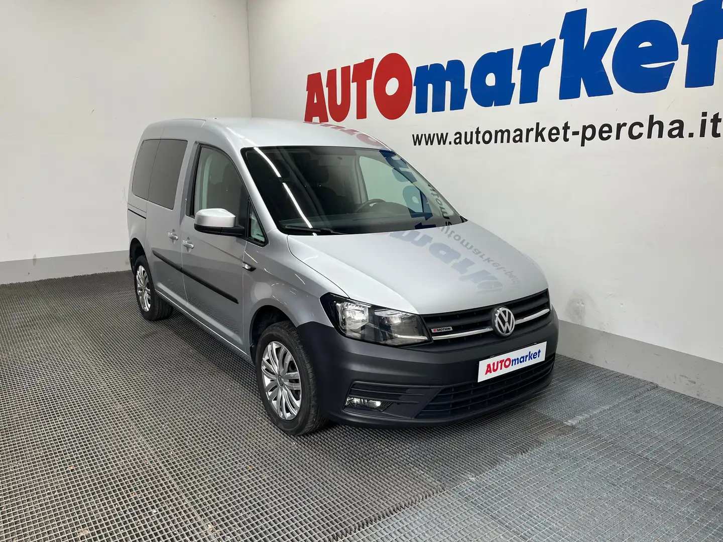 Volkswagen Caddy 2.0 TDI 4Motion Trendline Silber - 2