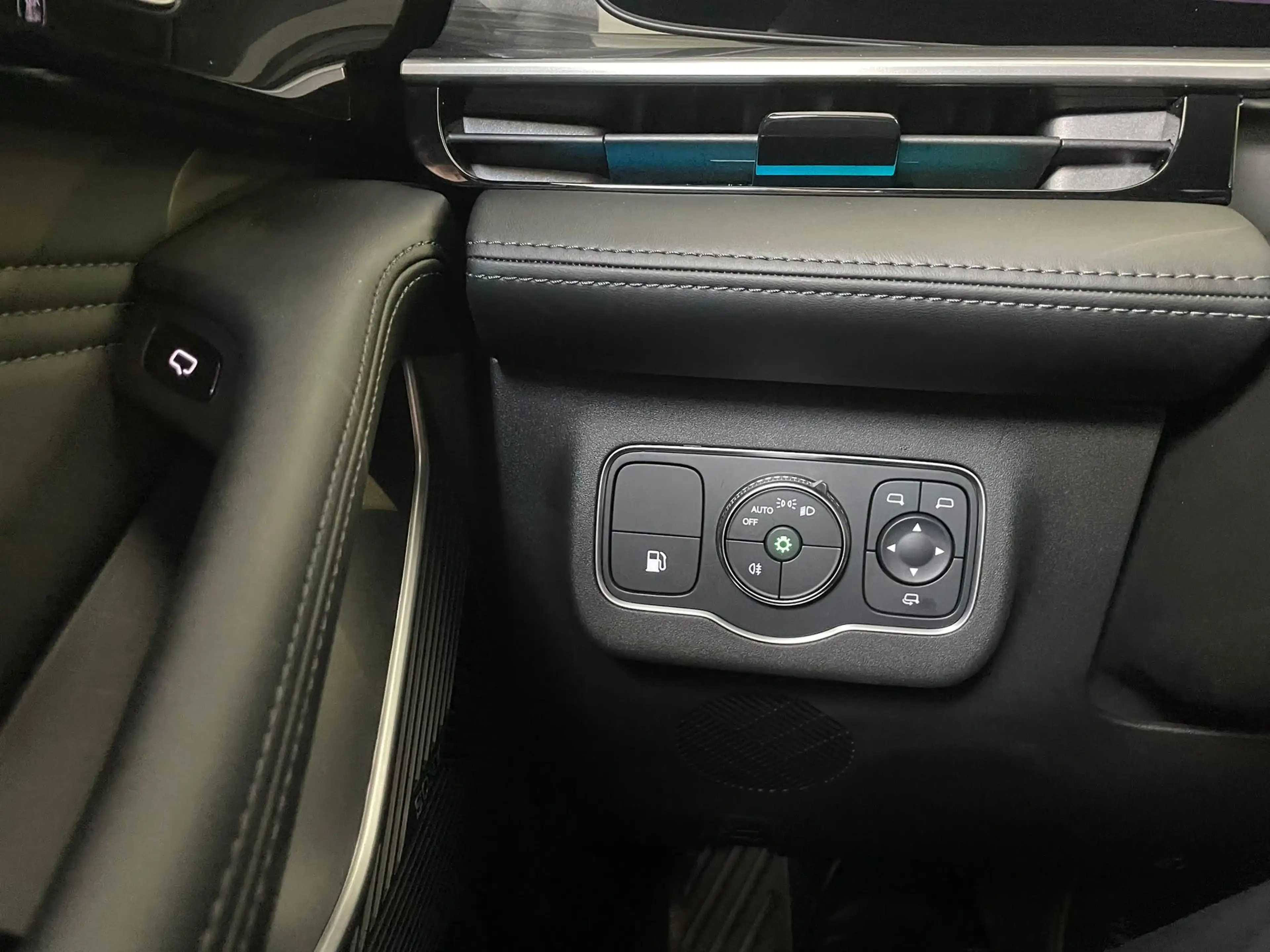 Omoda 9 1.5T-GDi SHS-P Premium 5p | Demo | Panoramadak | M — photo 21