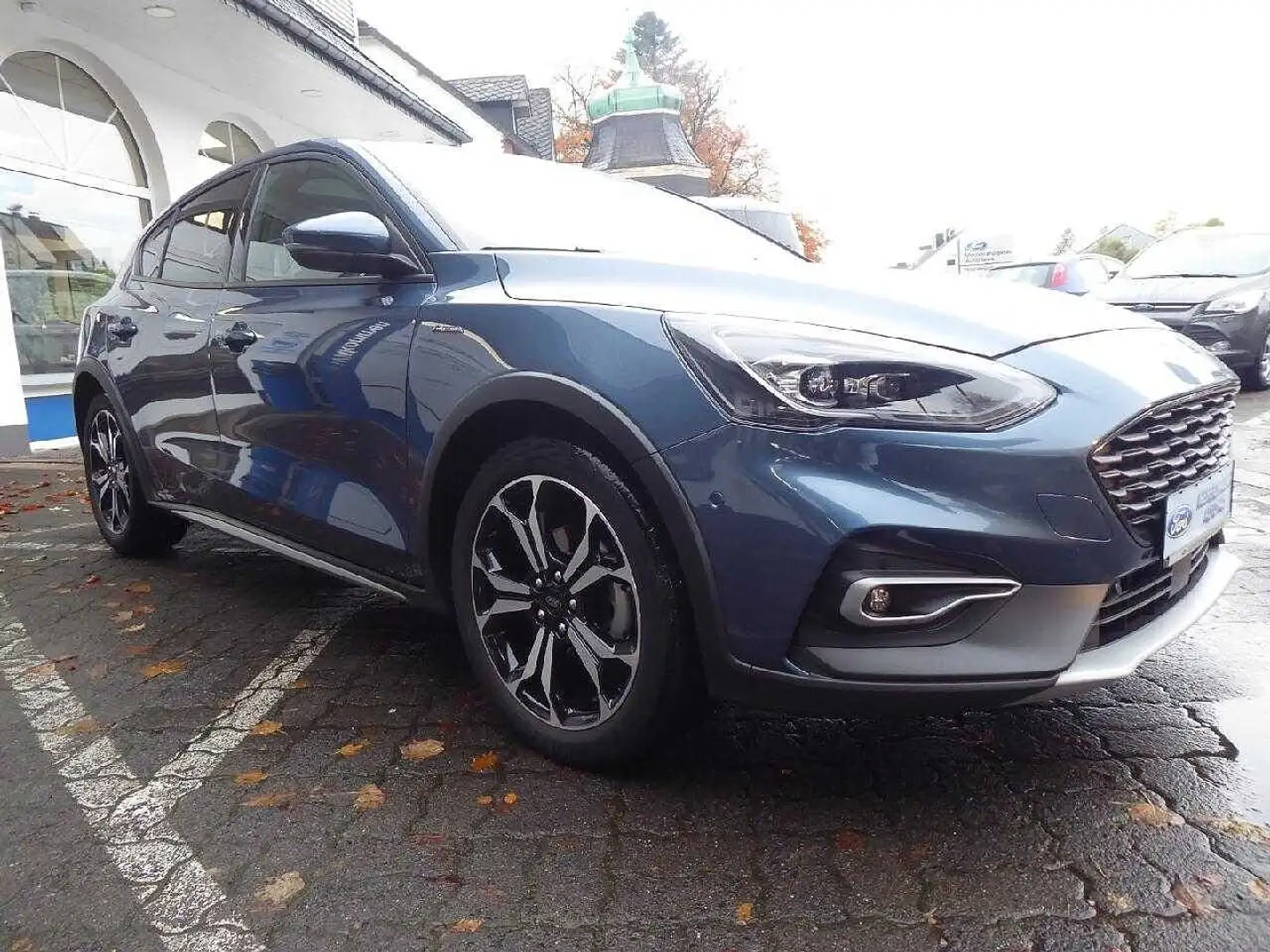 Ford Focus Lim. Active X Autom. **Panoramadach, ACC** Blau - 2