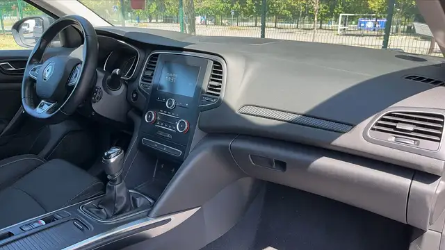 Renault Megane view 10