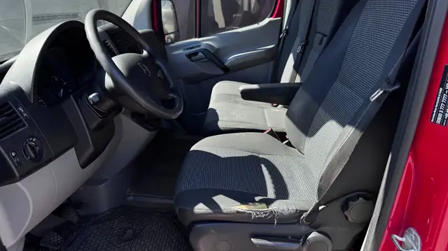 Mercedes-Benz Sprinter view 11