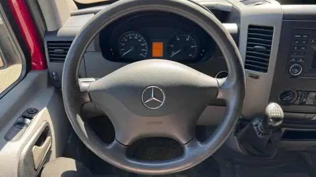 Mercedes-Benz Sprinter view 13