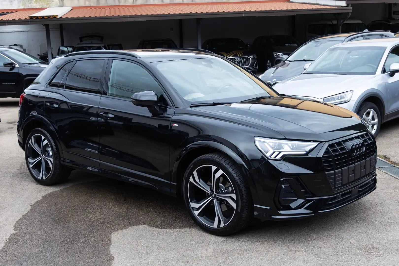 Audi Q3 35 1.5 tfsi mhev S line s-tronic Nero - 2