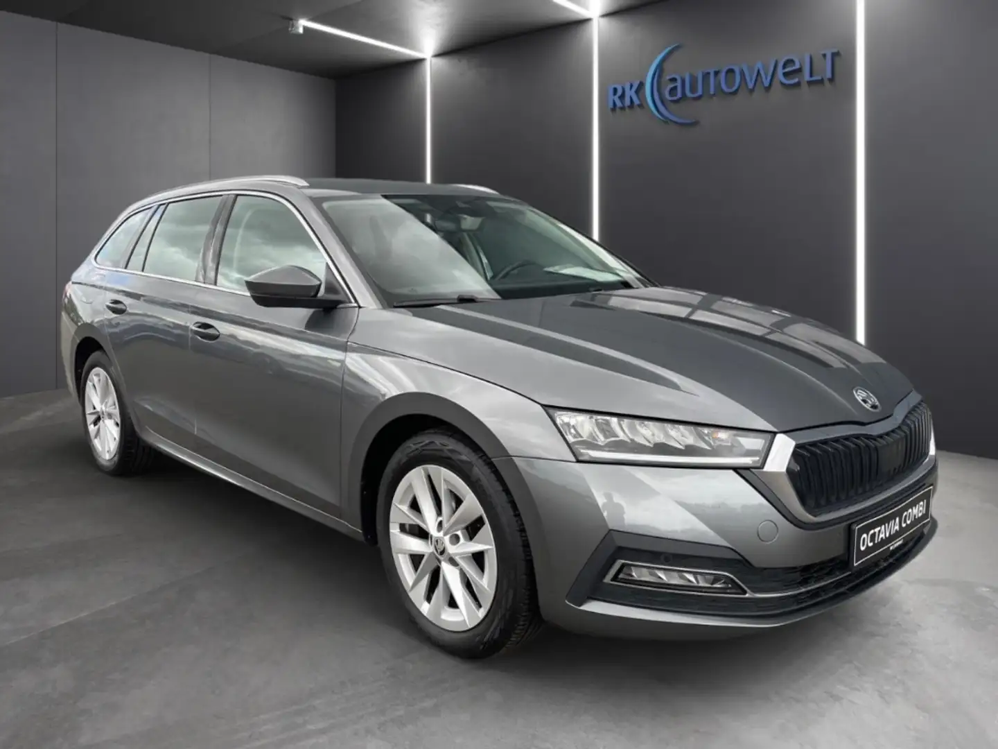 Skoda Octavia Combi Style 2.0 TDI DPF EU6d Navi pACC Kamera Grau - 2