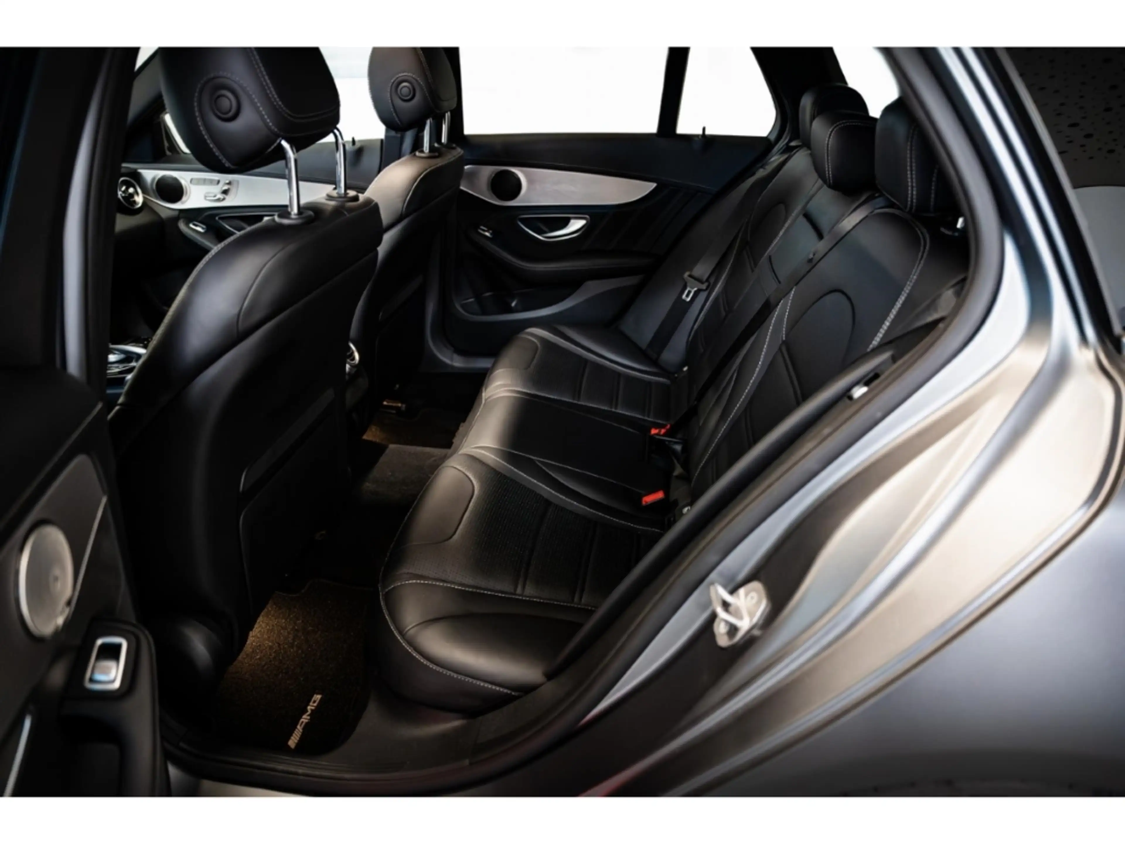 Mercedes-Benz CLS 63 AMG 4.0 Pano eAHK ACC eSitze Intelli Ligt — photo 9