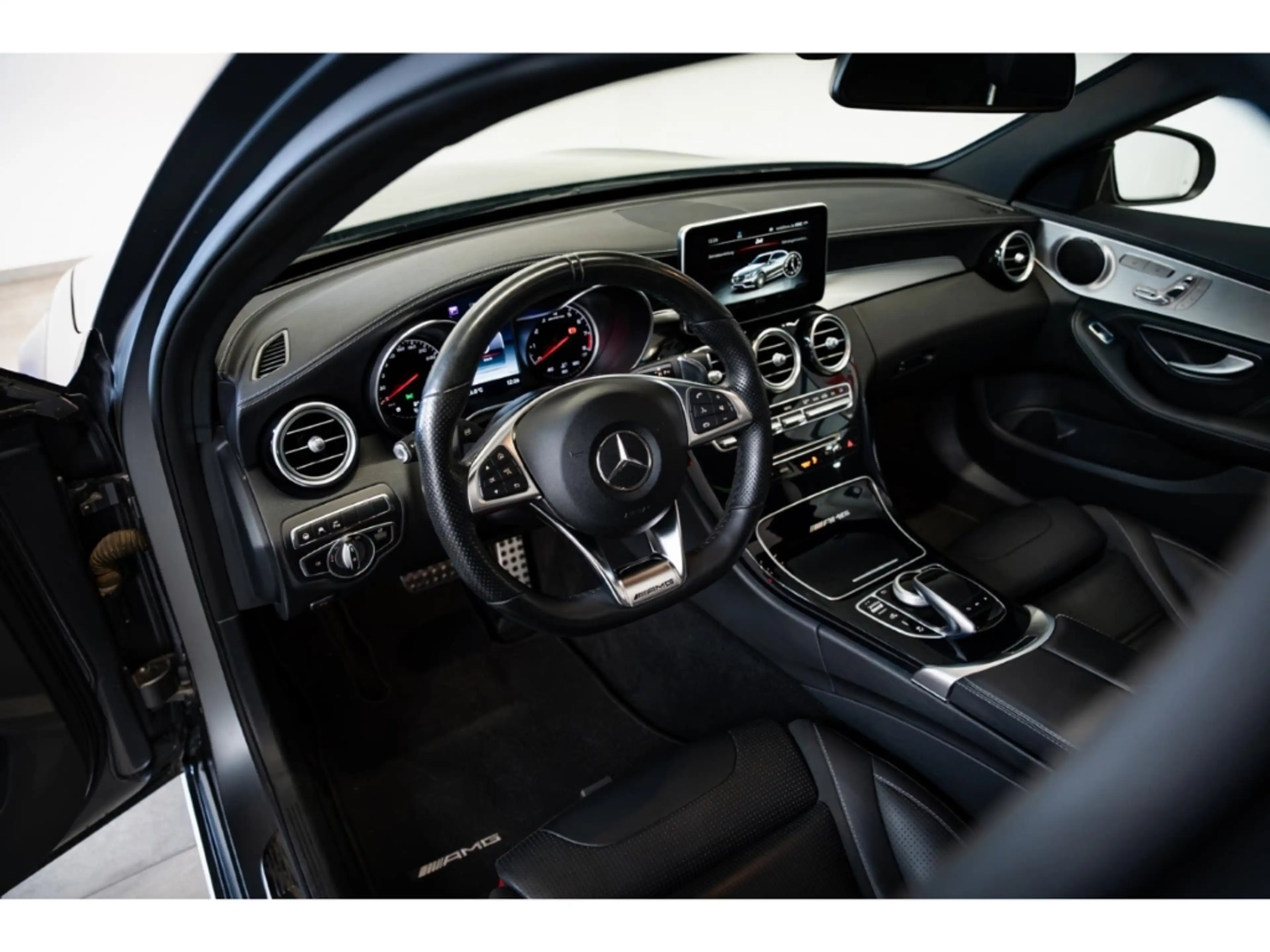 Mercedes-Benz CLS 63 AMG 4.0 Pano eAHK ACC eSitze Intelli Ligt — photo 10