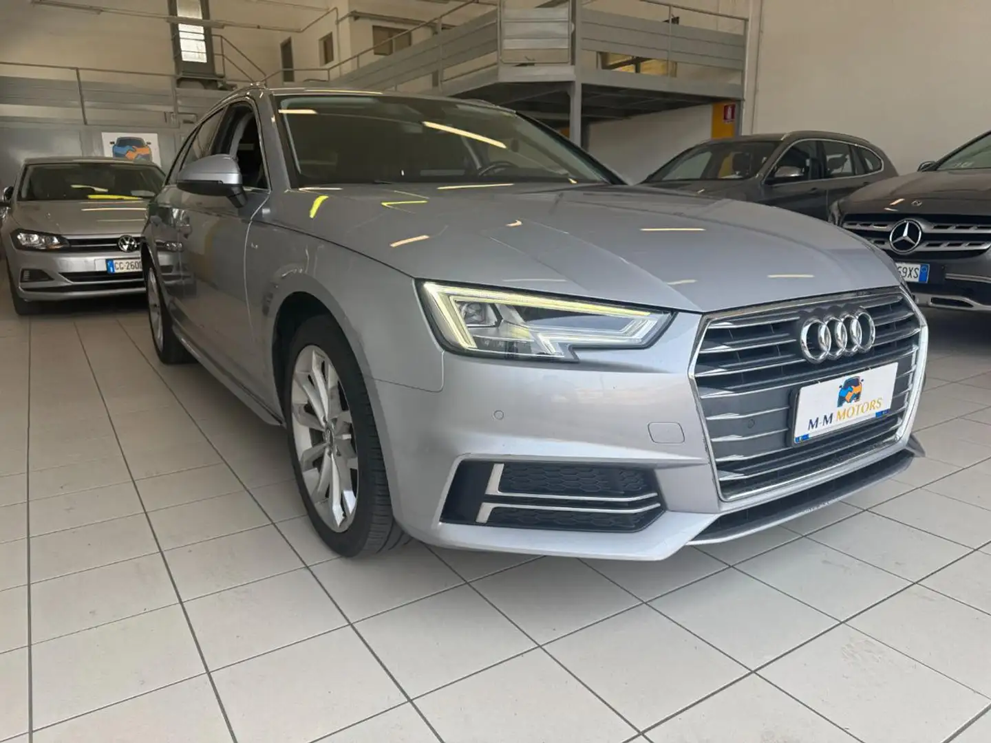 Audi A4 Avant 2.0 TFSI S tronic g-tron S line edition Gris - 1