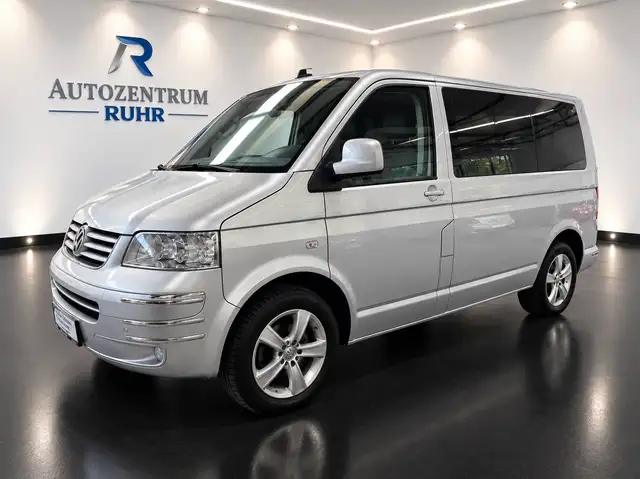2007 Volkswagen Caravelle in Grey for sale