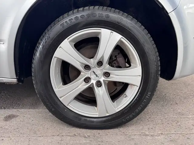 Volkswagen Caravelle view 9