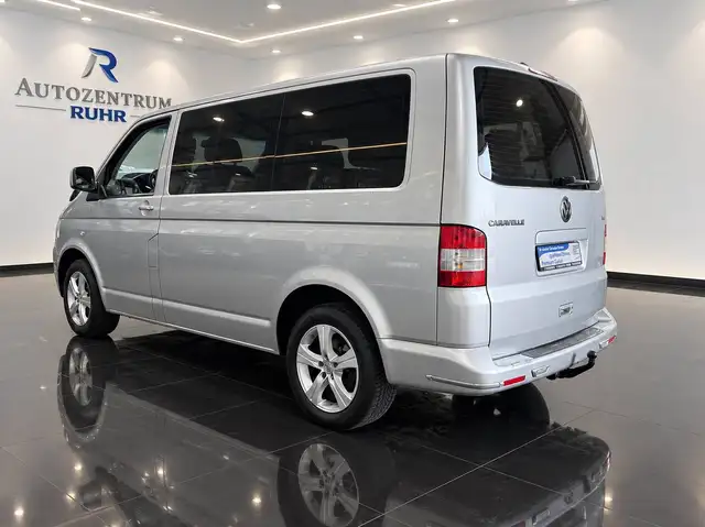 Volkswagen Caravelle view 6