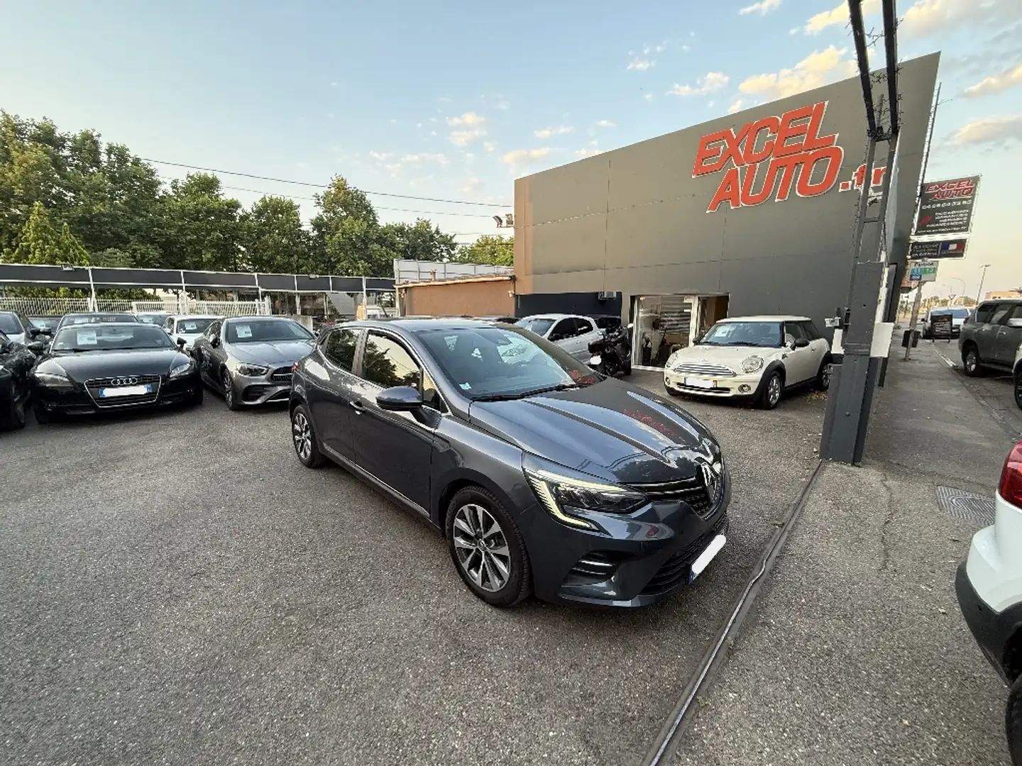 Renault Clio 1.0 TCe 100 INTENS - 1