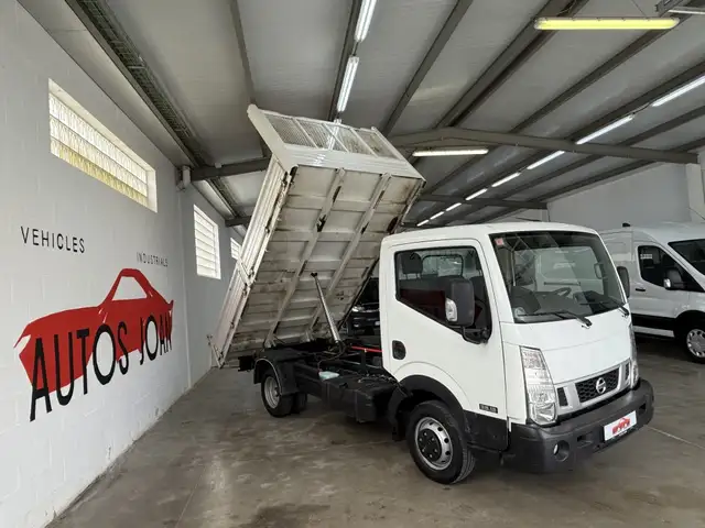 Nissan NT400 Cabina Abatible Volq. Acero 35.13/2 Básico