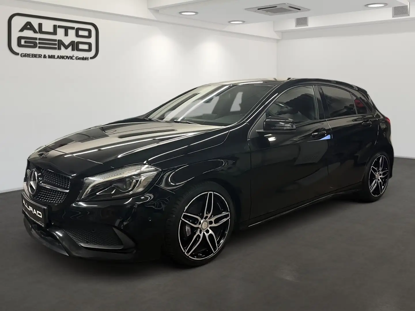 Mercedes-Benz A 200 A 200 CDI / d 4Matic (176.002) Schwarz - 1
