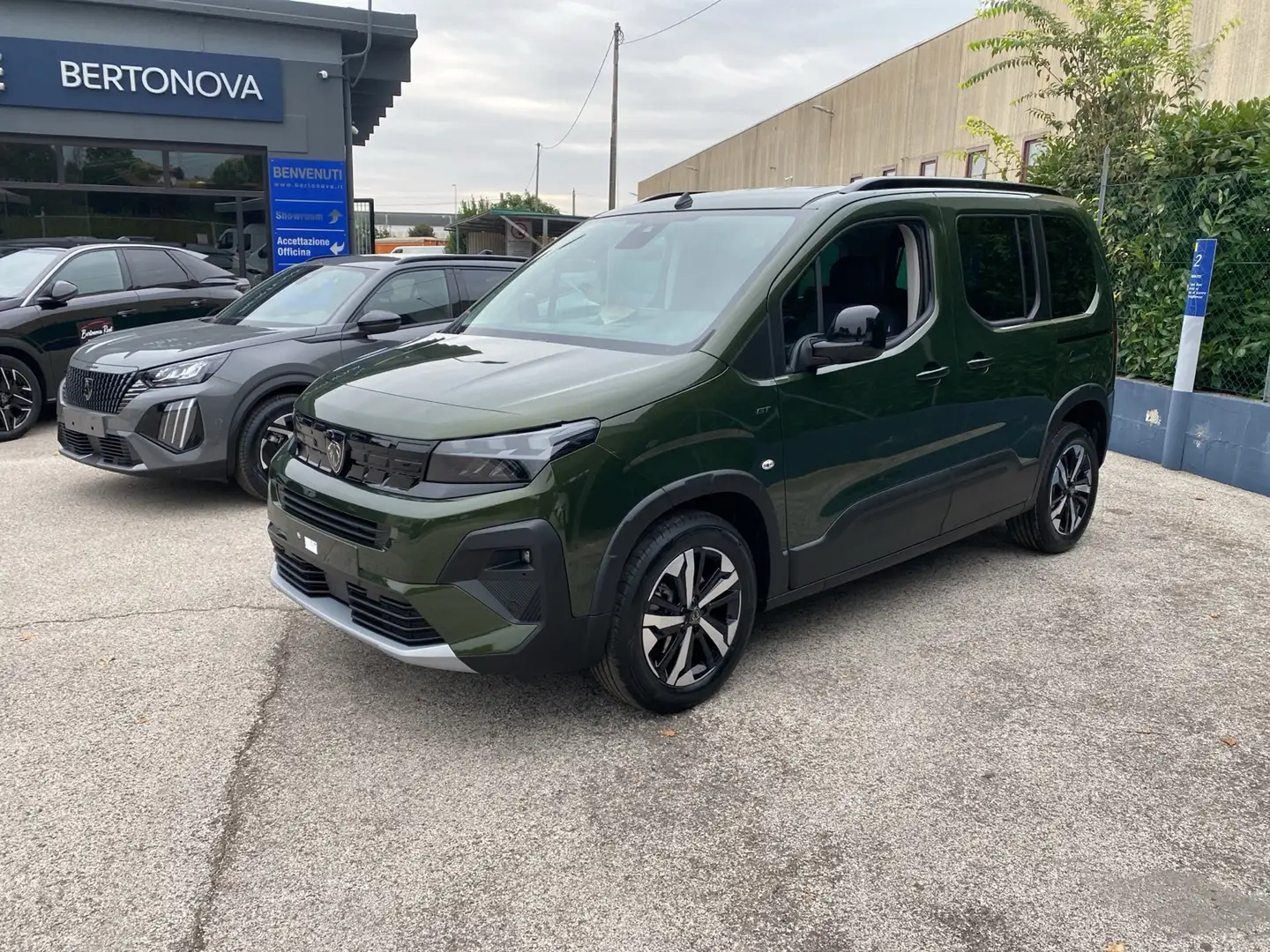 Peugeot Rifter BlueHDi 130 S&S EAT8 GT Standard - 1