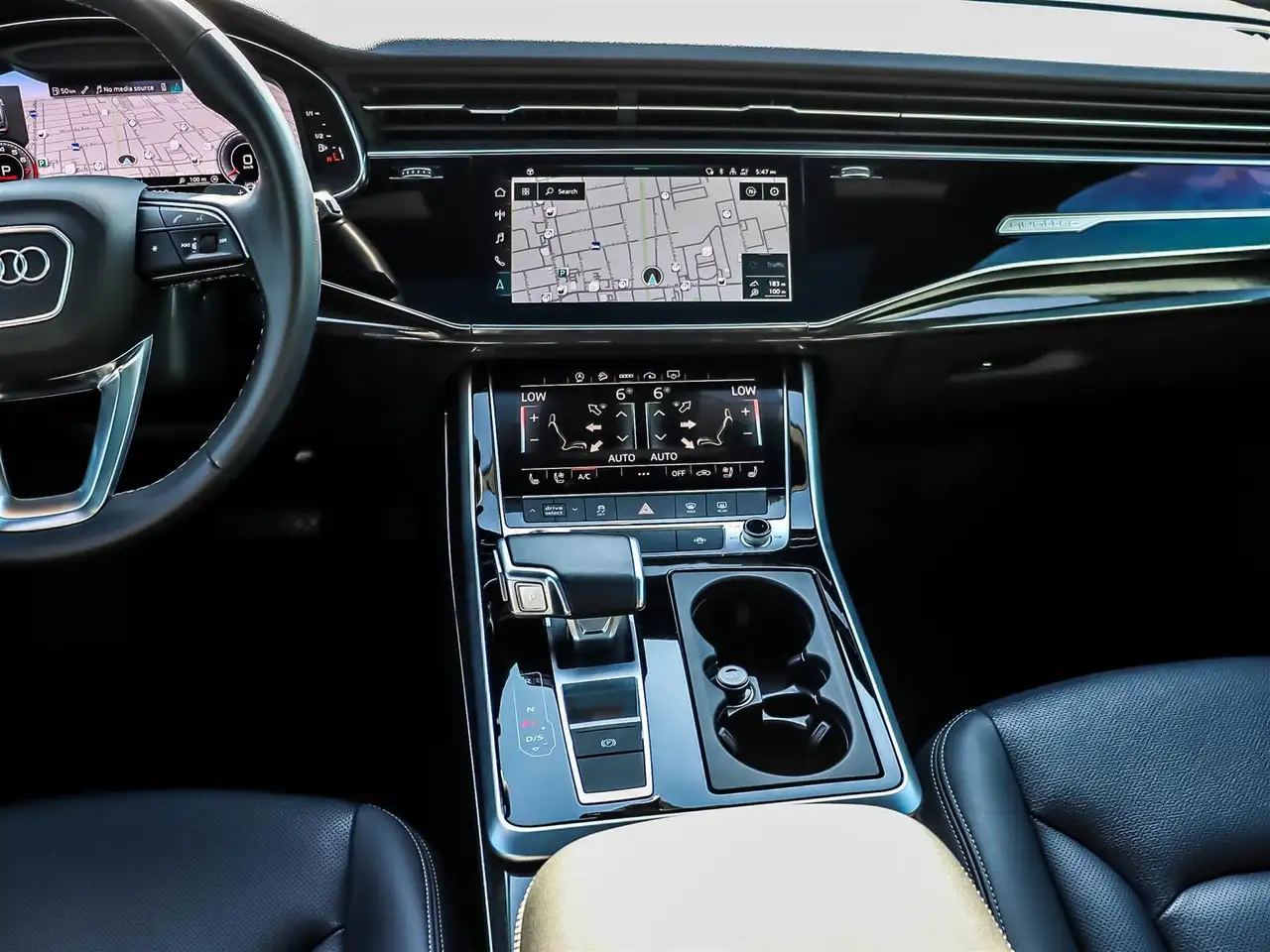 Audi Q8 снимка Audi Q8