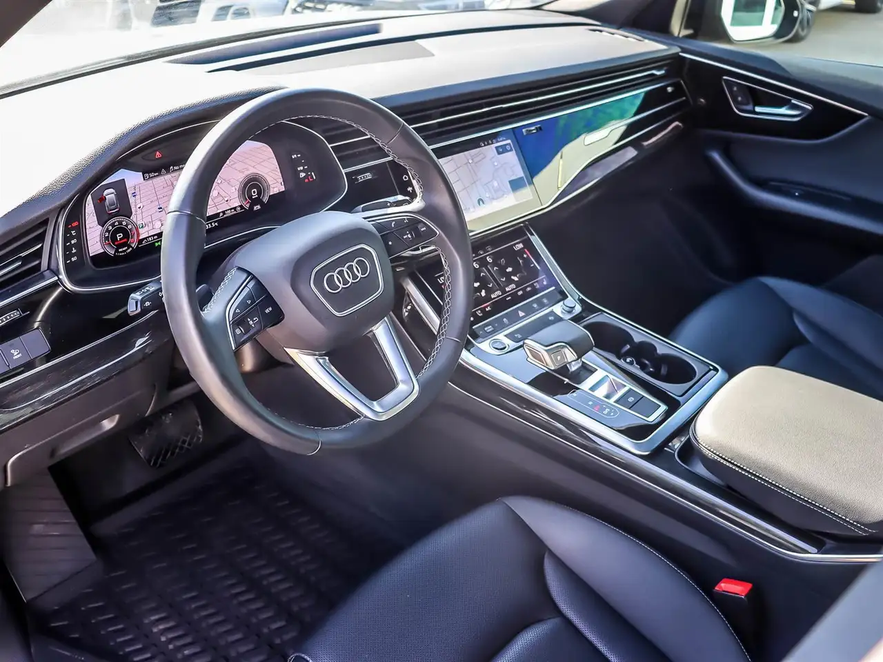 Audi Q8 снимка Audi Q8
