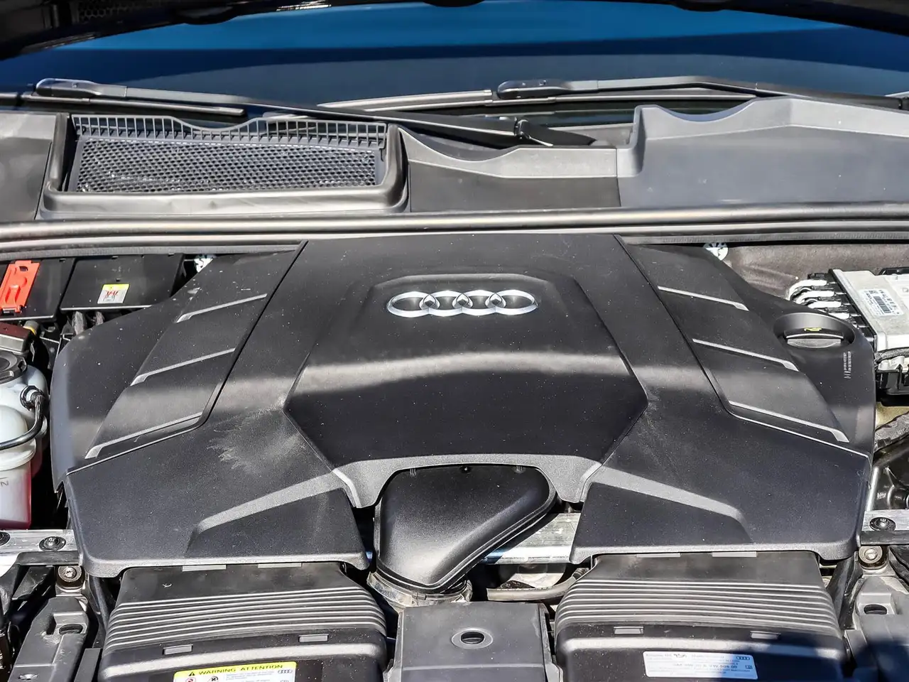Audi Q8 снимка Audi Q8