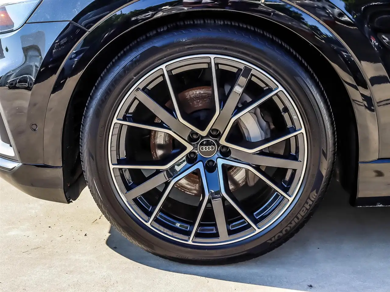 Audi Q8 снимка Audi Q8