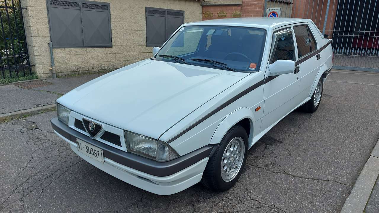 Alfa Romeo 75 2.0i T.S. ASN (Allestimento Sportivo Numerato)