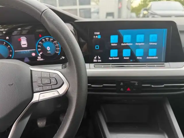 Volkswagen Golf view 11