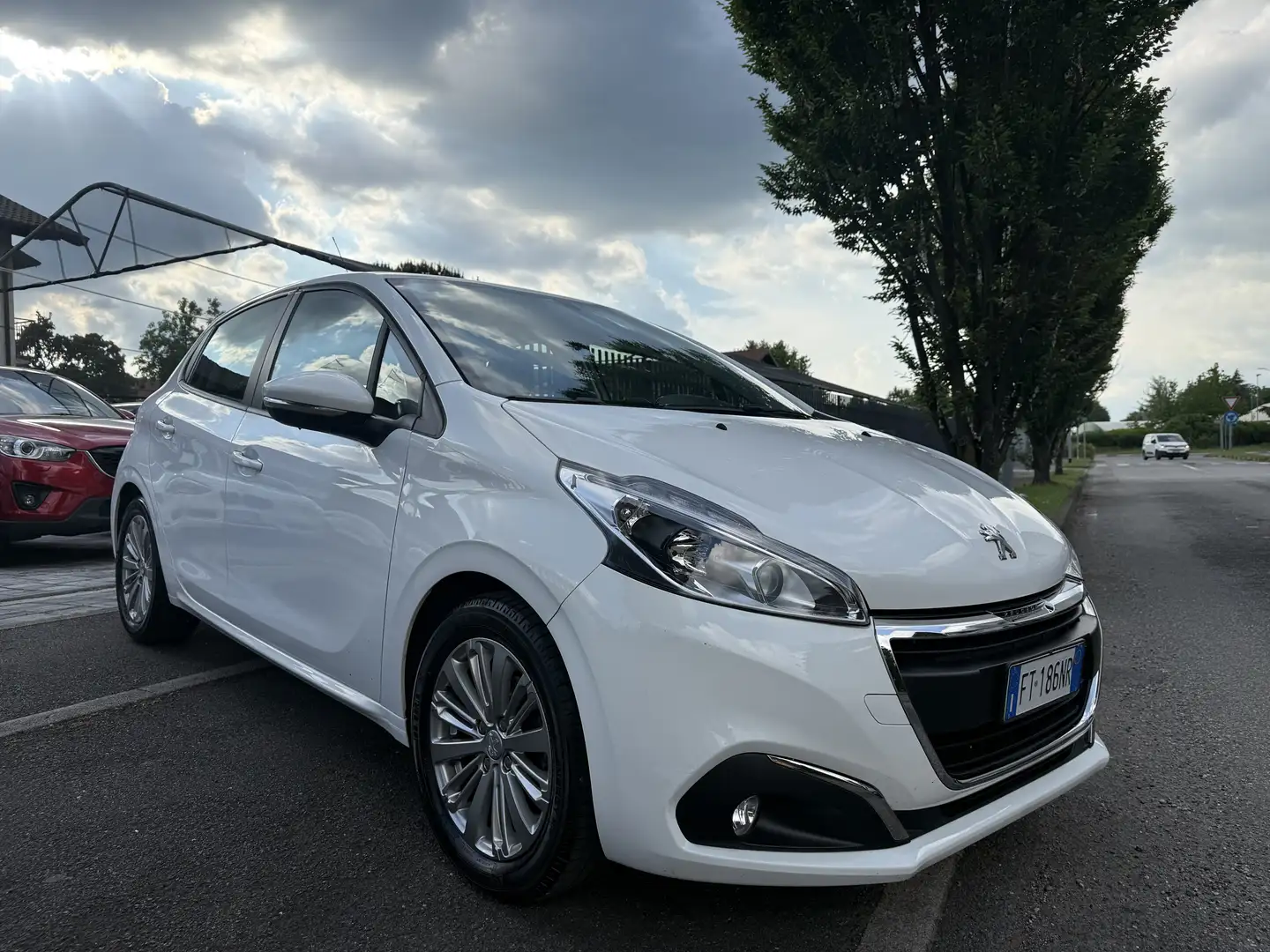 Peugeot 208 5p 1.2 puretech Allure s Per Neopatentati Bianco - 1