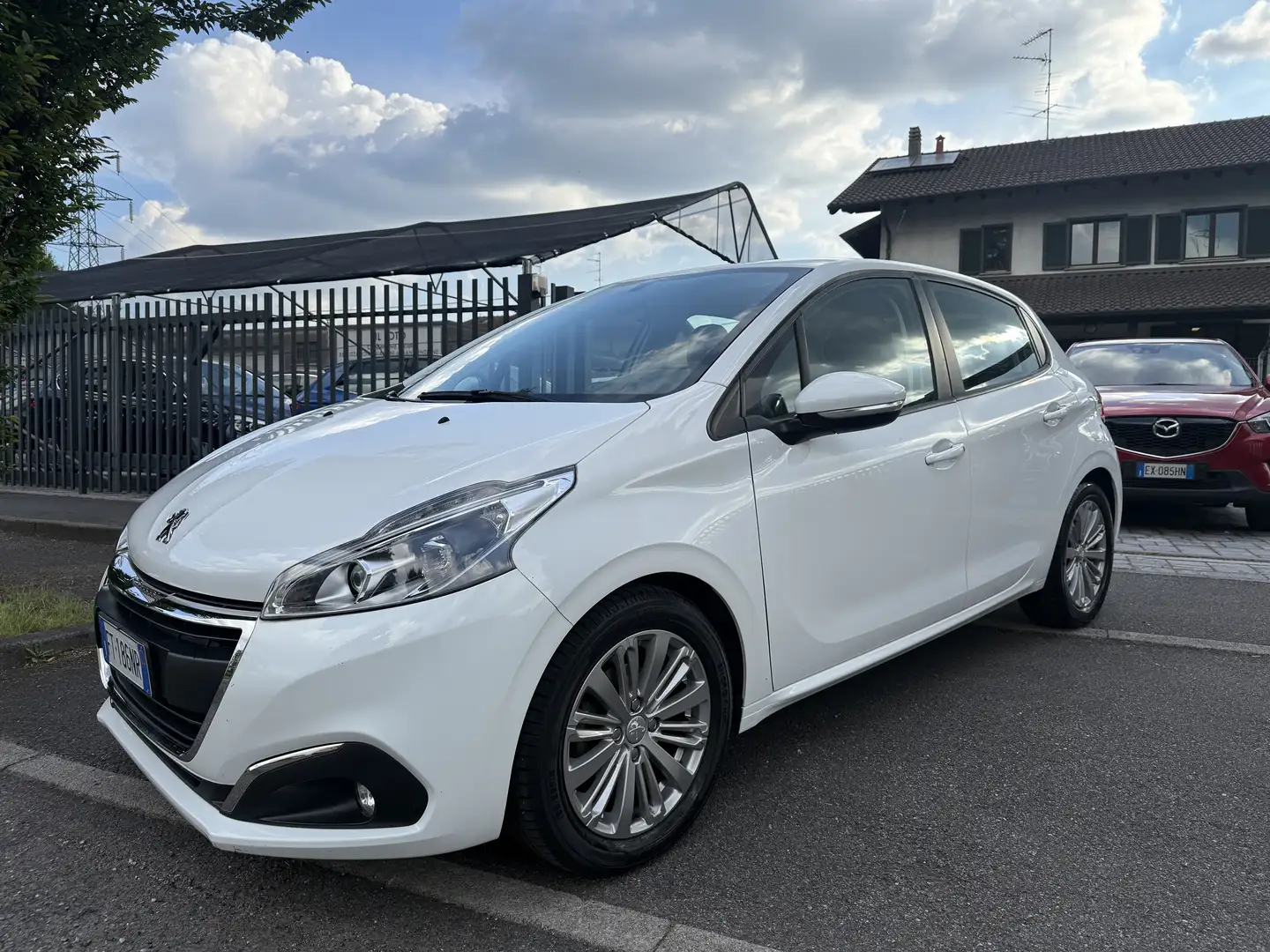 Peugeot 208 5p 1.2 puretech Allure s Per Neopatentati Bianco - 2