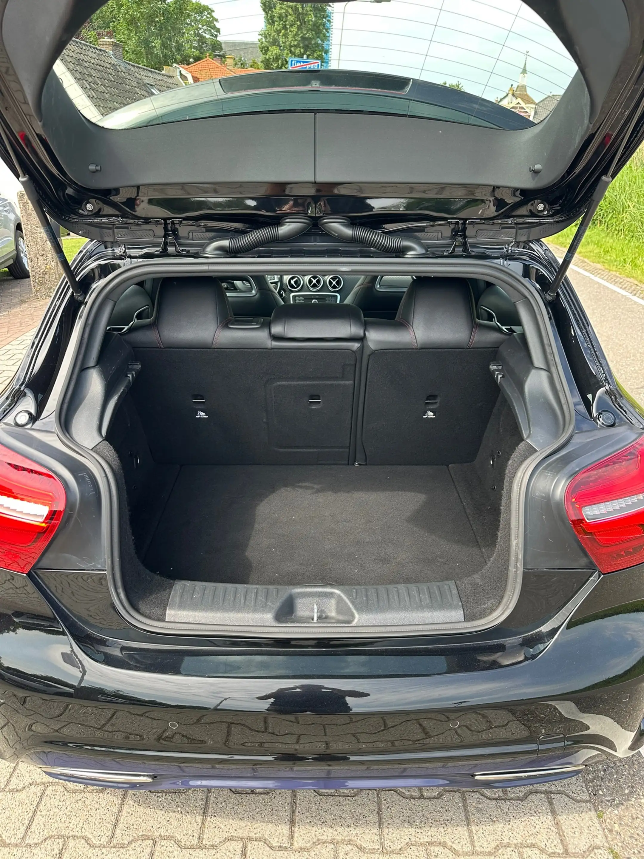 Mercedes-Benz A 250 AMG, Panorama, Harman Kardon, Camera, Schaalstoele — photo 10