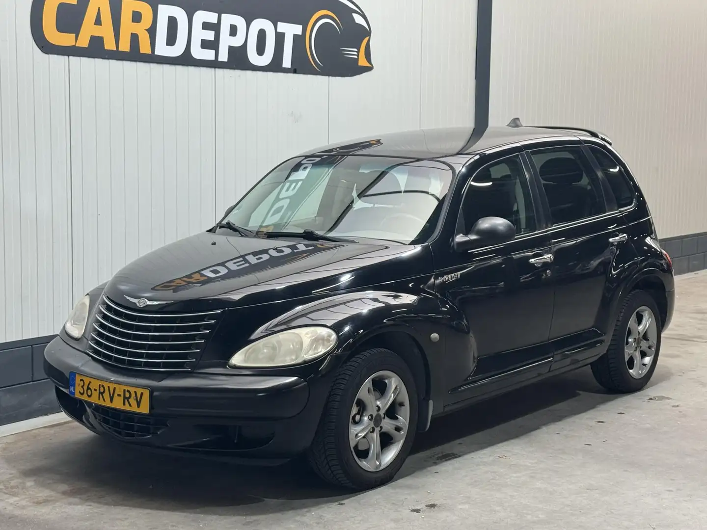 Chrysler PT Cruiser 2.4i Classic Zwart - 1