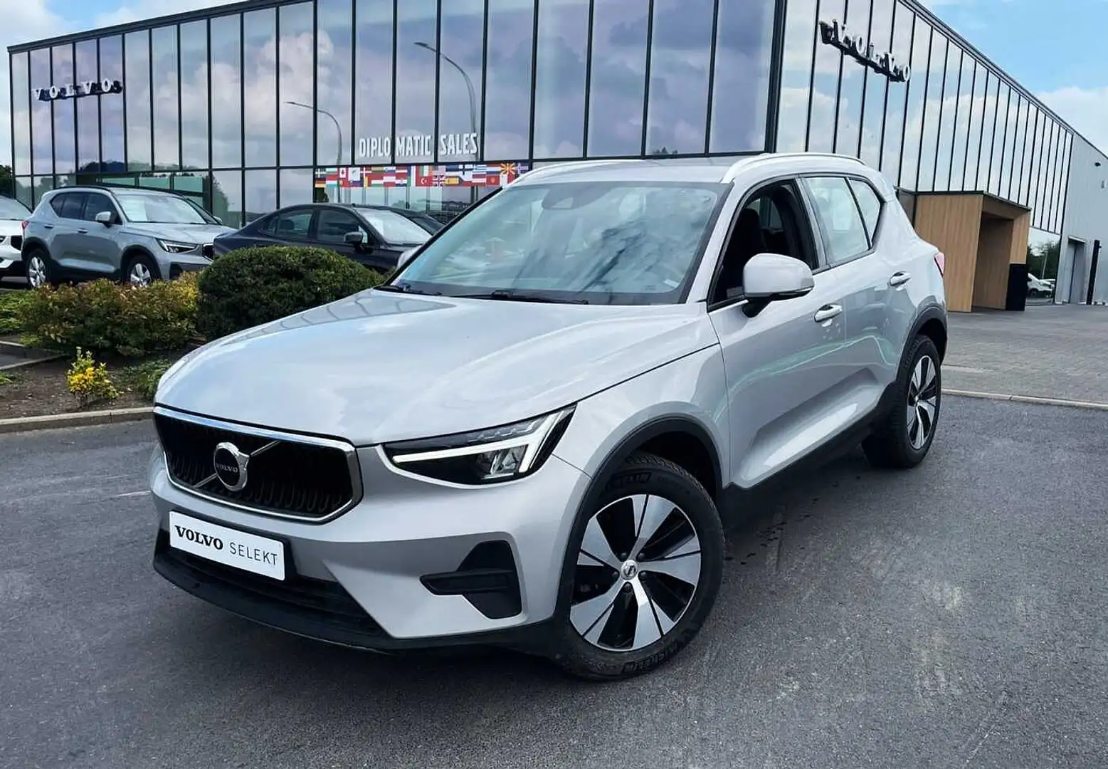 Volvo XC40 T2 Automatique Gris - 1