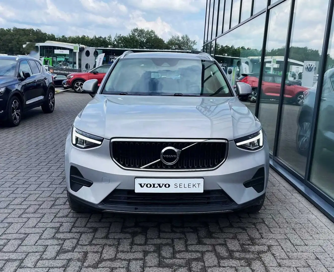 Volvo XC40 T2 Automatique Gris - 2
