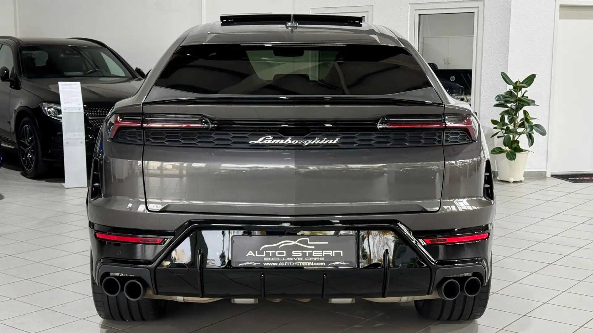 람보르기니 우루스 2025 건메탈 사진 4