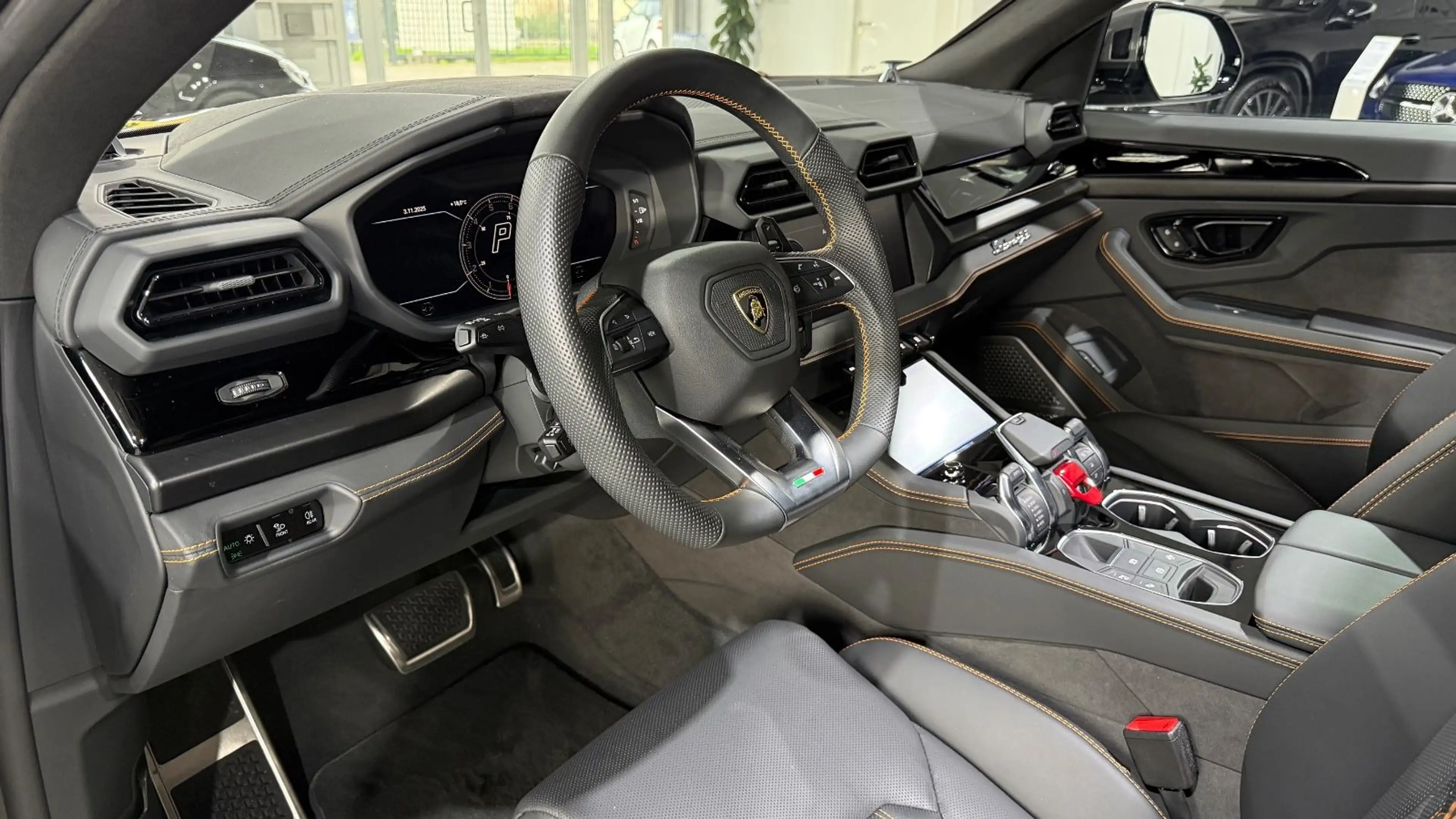 Lamborghini Urus SE 4.0 MY25 ANIMA B&O PANO HUD MASSAGE 23" — photo 10