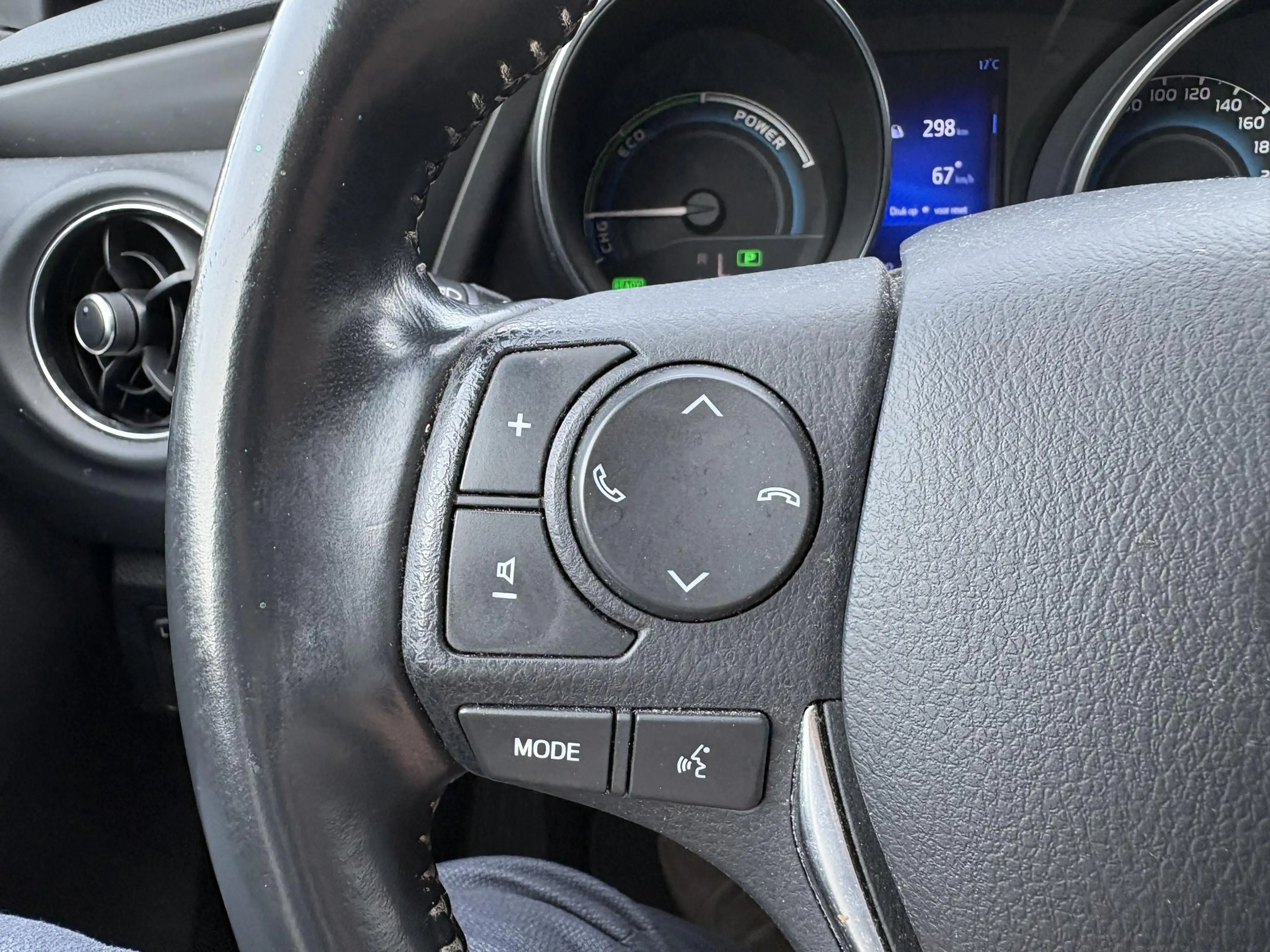 Toyota Auris 1.8 Hybrid Dynamic — photo 12