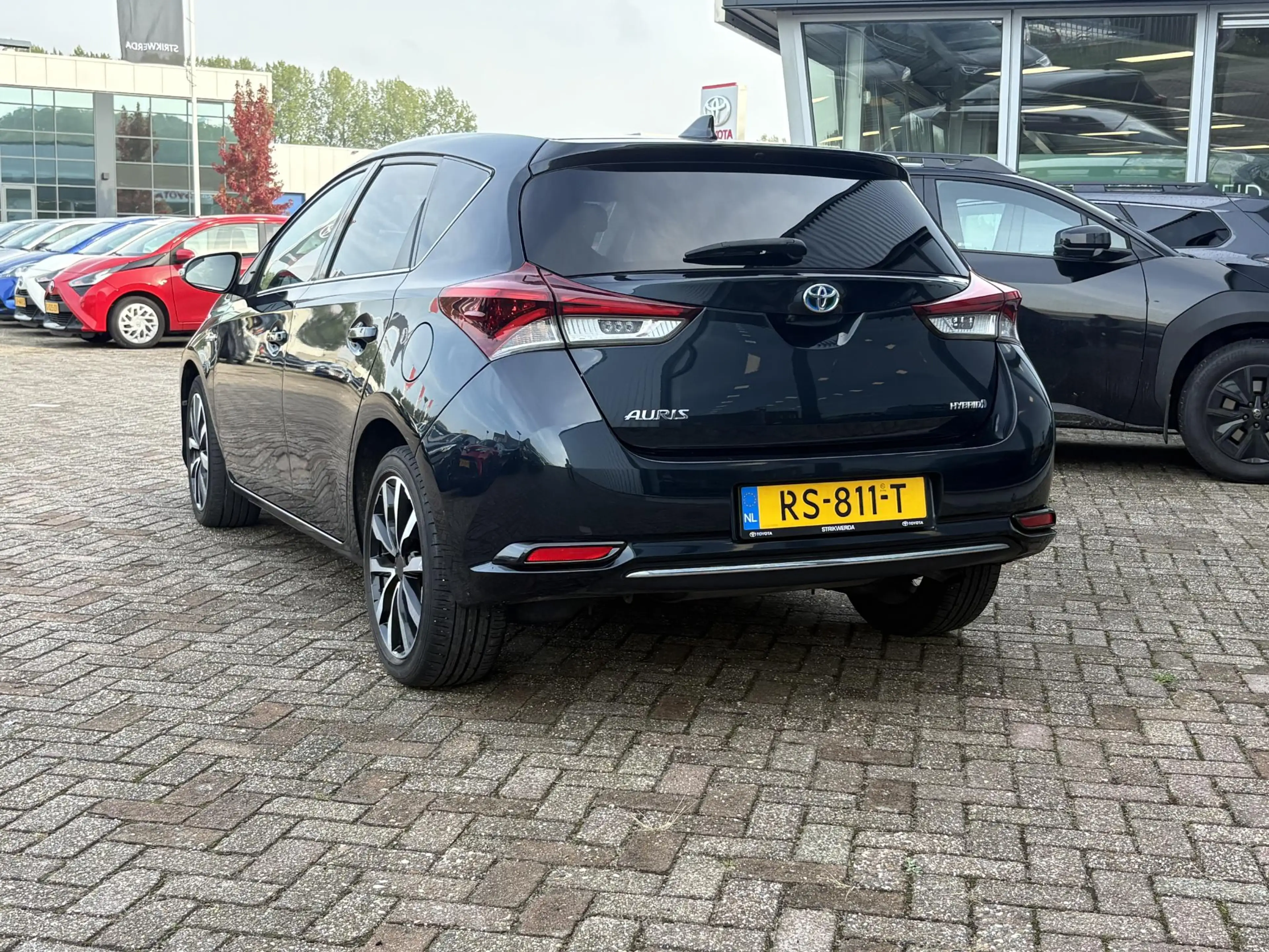Toyota Auris 1.8 Hybrid Dynamic — photo 4